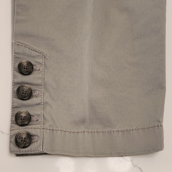 ANN TAYLOR 8 Petite - Grey Capri Pants - Picture 6 of 10